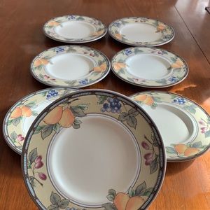 Mikasa Garden Harvest Bread and Butter Plates (Set of 7)